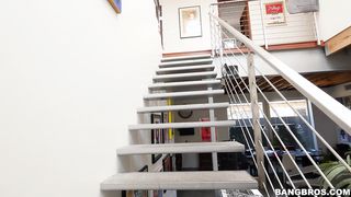 Csöcsös világos szőke bige hátsó bejáratba kefélve