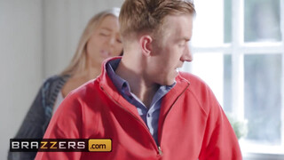 Brazzers - Petite Princess Eve és hatalmas örömrúd