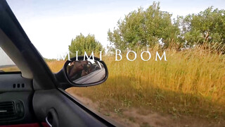 Fullos tini barátnő a autóban cidázik