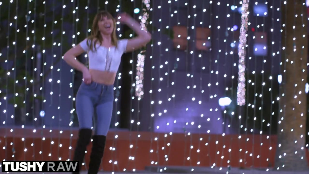 TUSHYRAW - Riley Reid rendesen hátsó bejáratba baszva