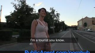 PublicAgent - Rövid hajú nőci kefélni akar