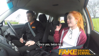 Fake Driving School - cuki vörös hölgyemény mind egy csöppig megeszi