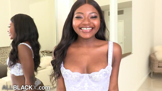 AllBlackX - Noemie Bilas a cuki csoki lány