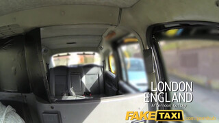 FakeTaxi cuki göndör fekete spiné nagyon jól baszható
