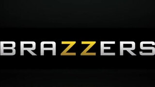 Katrina Jade kettő faszival baszik - Brazzers
