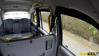 Fake Taxi - Ava Austen análba rakva