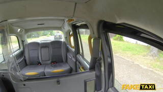 Fake Taxi - Kira Noir a bombázó néger bula