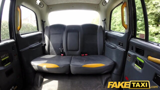 Fake Taxi - Ashleigh Devere a méretes didkós picsa