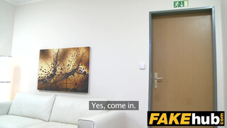 Fake Agent - ártatlan néger nőci és a bőrös virsli esete