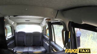Fake Taxi - idősebb kisasszony méretes farkat akar