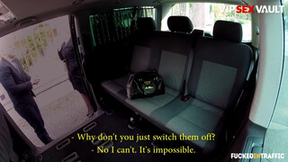 FuckedInTraffic - Barbara Nova méretes cickós lány