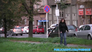 PublicAgent - Óriás kannás cseh kisasszony