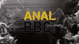 ANALIZED - Anna Rey befogadja a hatalmas fekete pélót