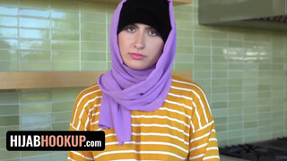 Hijab Hookup - méretes seggű spiné és a nevelő apukája