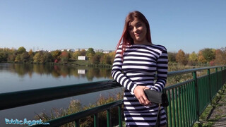 Public Agent - Renata Fox a hatalmas csöcsű orosz kisasszony