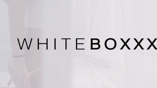 WhiteBoxxx - kicsmellű hölgyemény durván megdöngetve