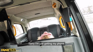 Fake Taxi - Fullos latin amerikai kisasszony megkúrelva a taxiban