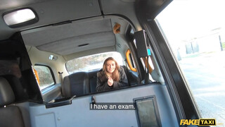 Fake Taxi - 18 éves csaj análba dugva