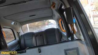 Fake Taxi - Didi Zerati a méretes csöcsű francia kiscsaj