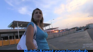 PublicAgent - szegény bige tényleg azt hiszi modell lehet