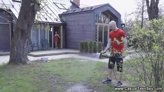 Casual Porno - rojtos pinájú tini bige