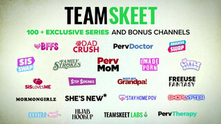 TeamSkeet - méretes cicis orosz tini (teljes jelenet)