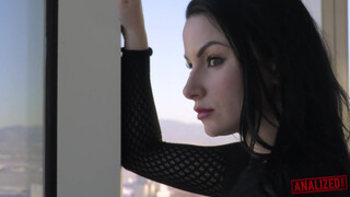 análized - Veruca James segglyukába csoki kárót nyomnak be