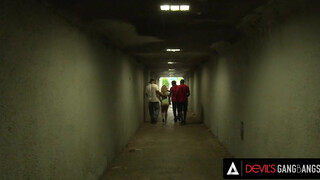 DevilsGangbangs - Latina milf gruppen szex baszása