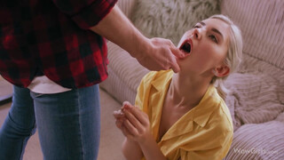 WOWGIRLS - Eva Elfie a méretes kannás orosz csaj