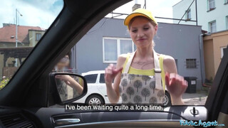Public Agent - Molly Devon a gyönyörű vékony csajszi
