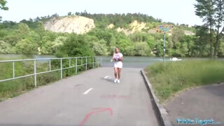 Public Agent - Hatalmas csöcsű szép seggű bige