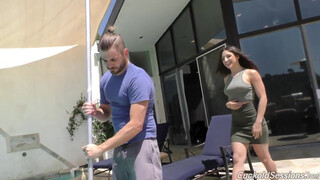 Abella Danger a pasija előtt közösül