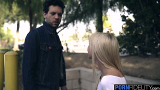 PORNFIDELITY - Kenzie Reeves rendesen is szereti