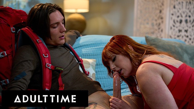 Dögös milf Lauren Phillips lebukik masztizás közben tini szomszédjával!