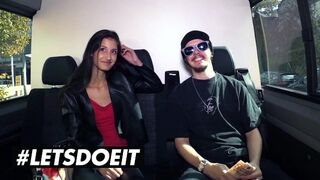 Vékony néger Coco Kiss pénzért cidázza a hatalmas csoki fazt az verdában