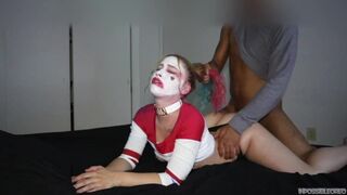 Harley quinn durván cidázza a méretes dákót és lovagol rajta beleélvezésig éjszakai változatban