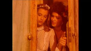 Méretes keblű csajok könyörtelenül cidázzák és lovagolják a vastag farkakat retro válogatásban